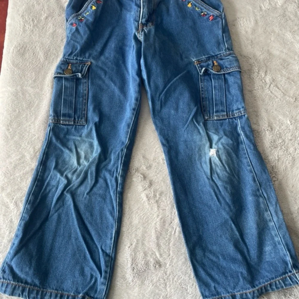 Disney Winnie the Pooh Embroidered Blue Denim Cargo Pants Girls size 7